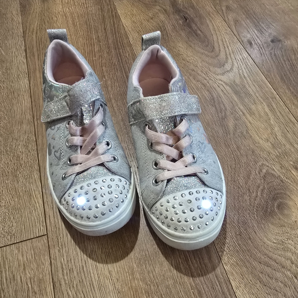 Skechers  Toes Twinkle Sparks-Wing Charm Sneaker